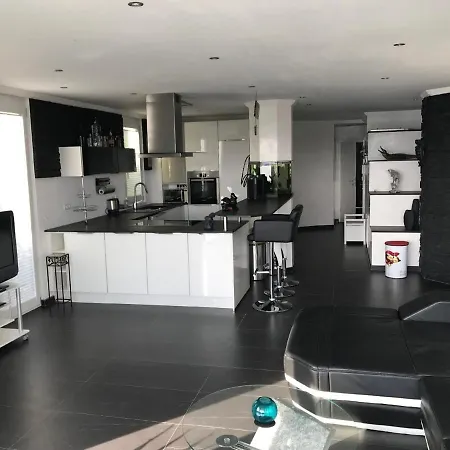 Ferienwohnung In Bester Wohnlage Mit Traumhafter Sicht Auf Insel Mainau *