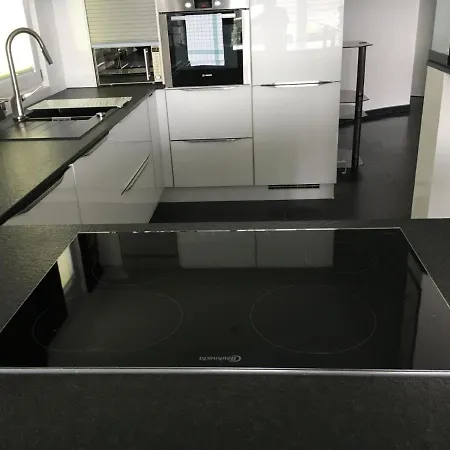 Ferienwohnung In Bester Wohnlage Mit Traumhafter Sicht Auf Insel Mainau * Uhldingen-Mühlhofen