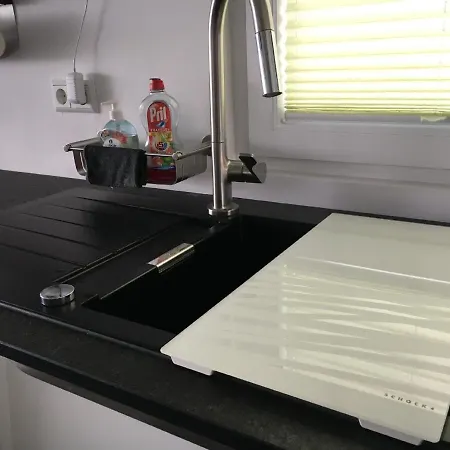 Ferienwohnung In Bester Wohnlage Mit Traumhafter Sicht Auf Insel Mainau Apartman *