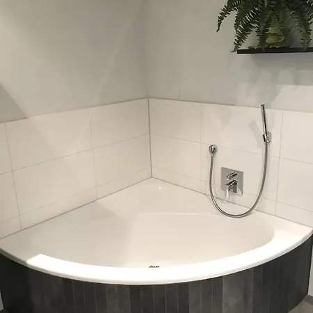 Ferienwohnung In Bester Wohnlage Mit Traumhafter Sicht Auf Insel Mainau