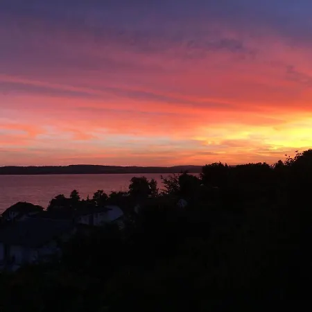 Ferienwohnung In Bester Wohnlage Mit Traumhafter Sicht Auf Insel Mainau Apartman *